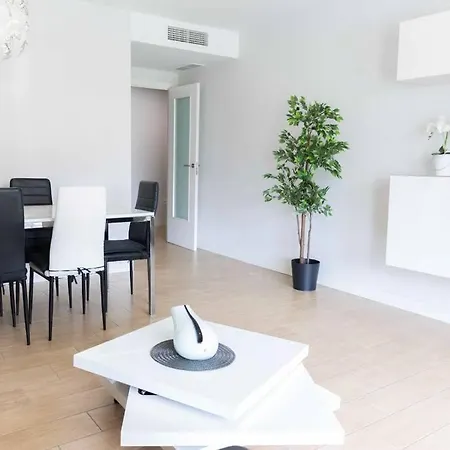 Modern Apartment, Pool & Air Con, San Juan Playa