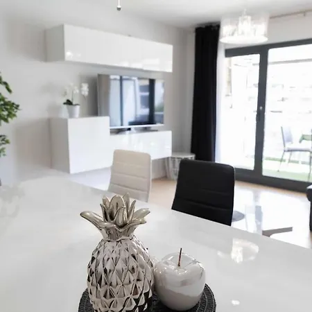 Apartment Modern Apartment, Pool & Air Con, San Juan Playa