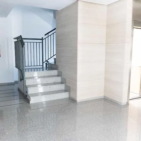 Modern Apartment, Pool & Air Con, San Juan Playa Alicante