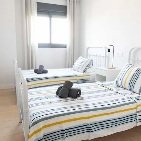 Modern Apartment, Pool & Air Con, San Juan Playa Apartment *