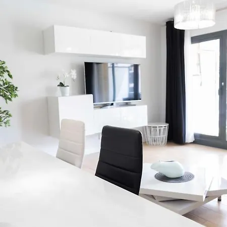 Modern Apartment, Pool & Air Con, San Juan Playa Alicante