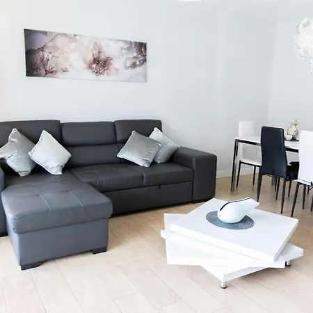 Apartment Modern Apartment, Pool & Air Con, San Juan Playa