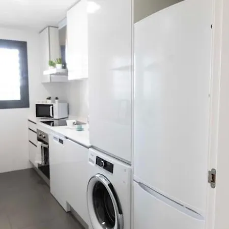 Modern Apartment, Pool & Air Con, San Juan Playa Apartment