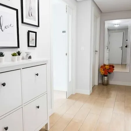Modern Apartment, Pool & Air Con, San Juan Playa Apartment